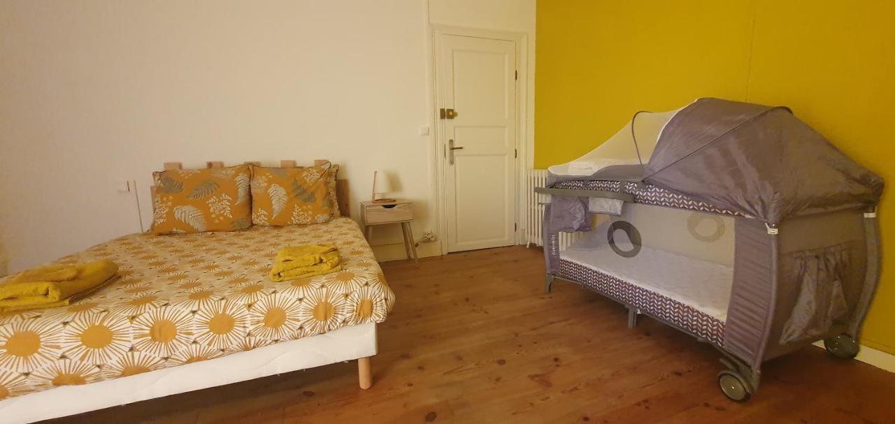 Maison De Rue: Auch Buitenkant foto